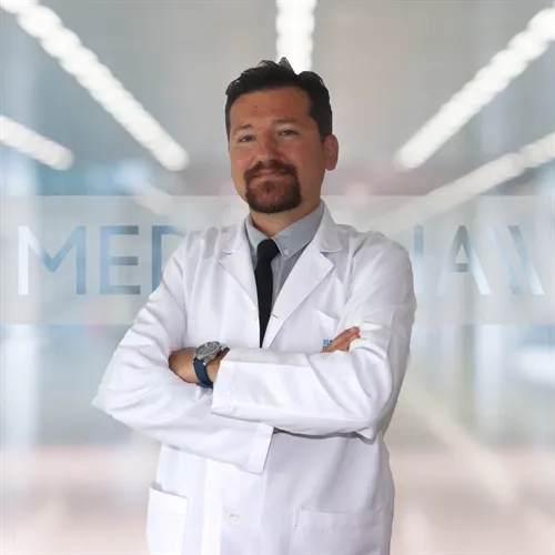Doç. Dr. Emre Günakan