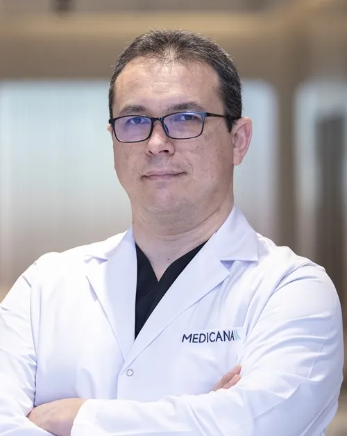 Doç. Dr. Mustafa Uzkeser
