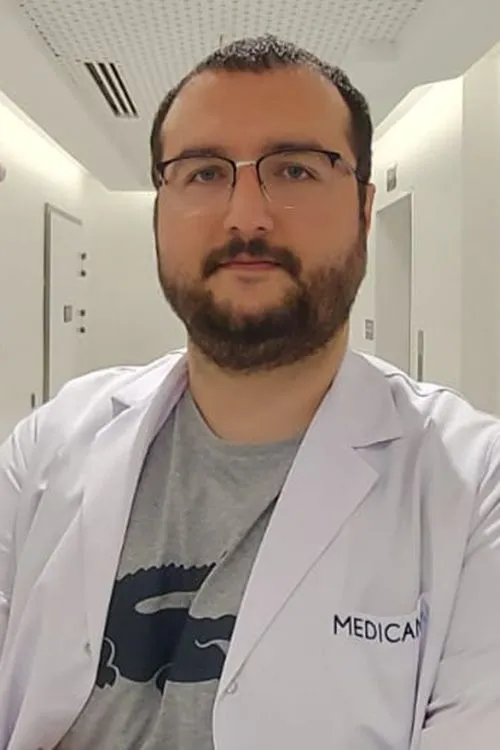 Uzm. Dr. Mehmet Akif Kamar