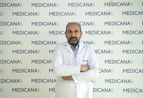 Doç. Dr. Mustafa Canhoroz