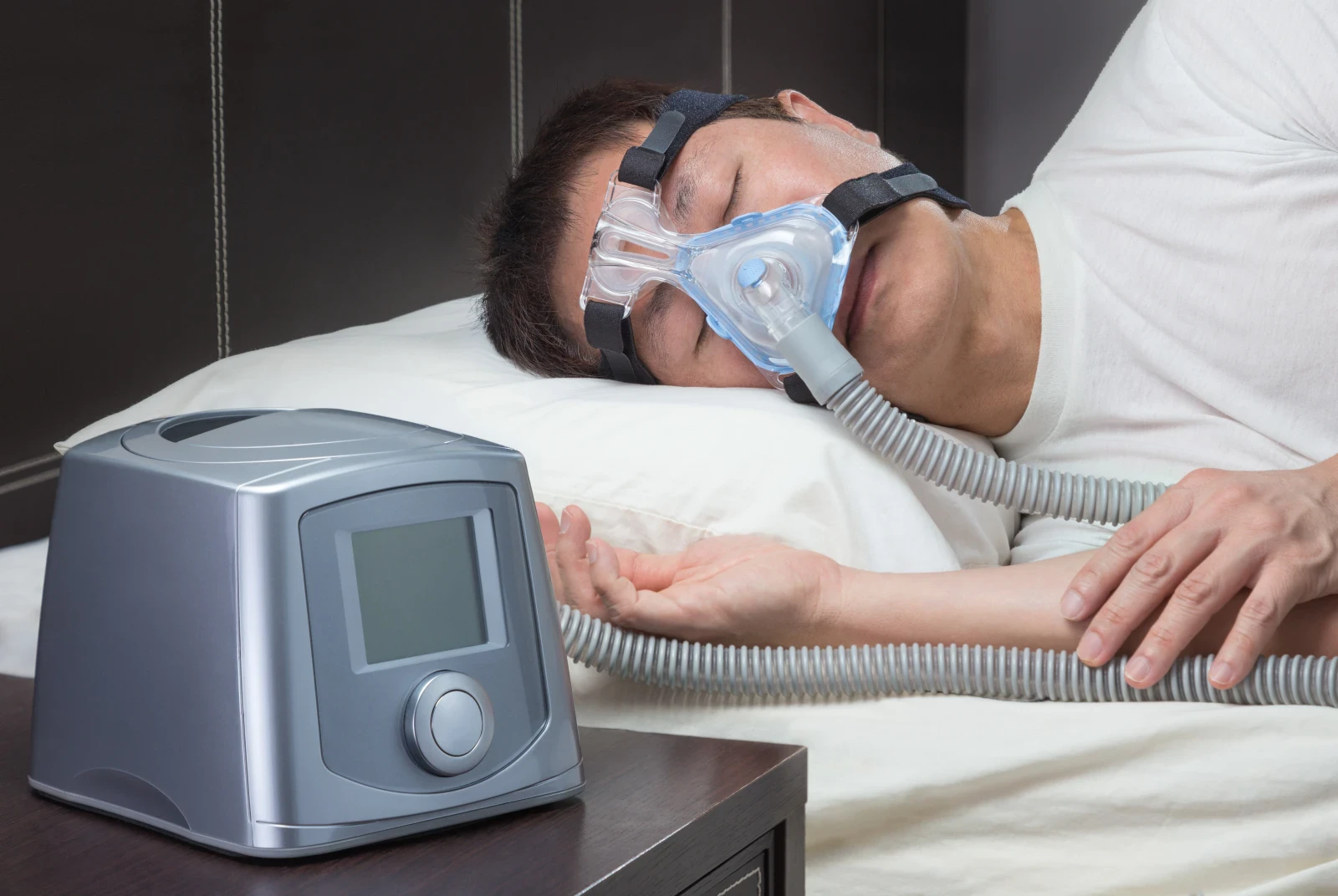 Диагностика и лечение обструктивного апноэ сна в Турции: исследование сна, CPAP, капа и операция